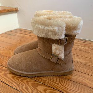 Lamo Womens Size 8 Warm Lined Boots With Buckles